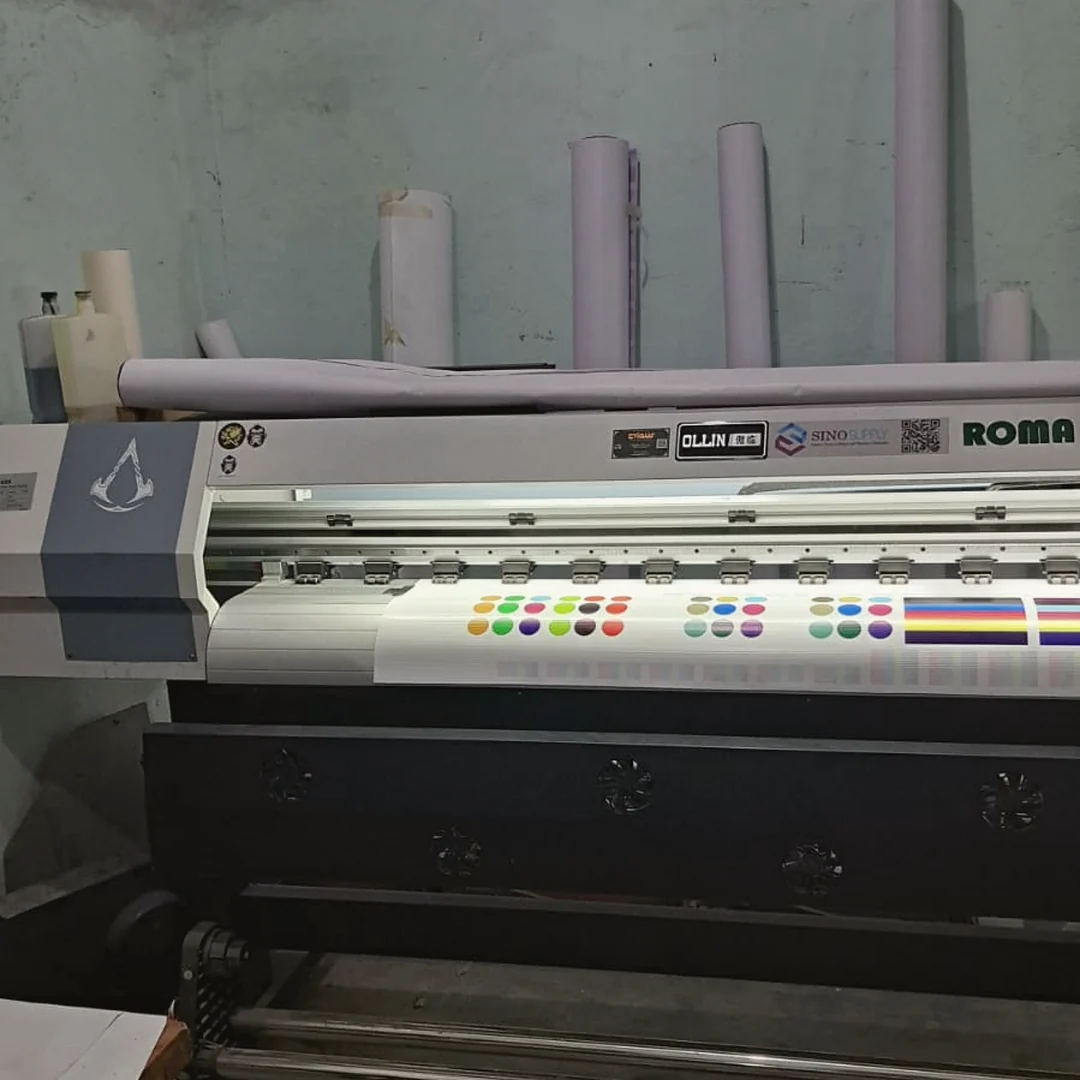 Lonas, carteles y gran formato en el taller de Imprenta Roma